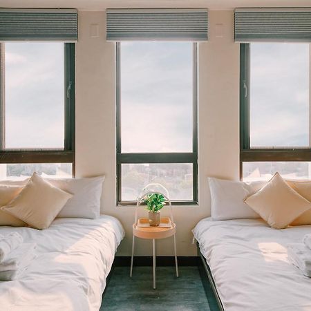 Tainan Sleepie Inn Buitenkant foto